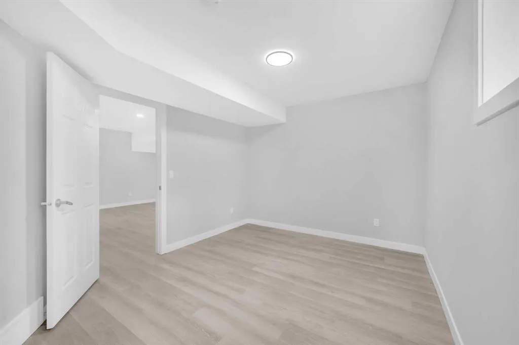 52 Yorkstone Grove SW