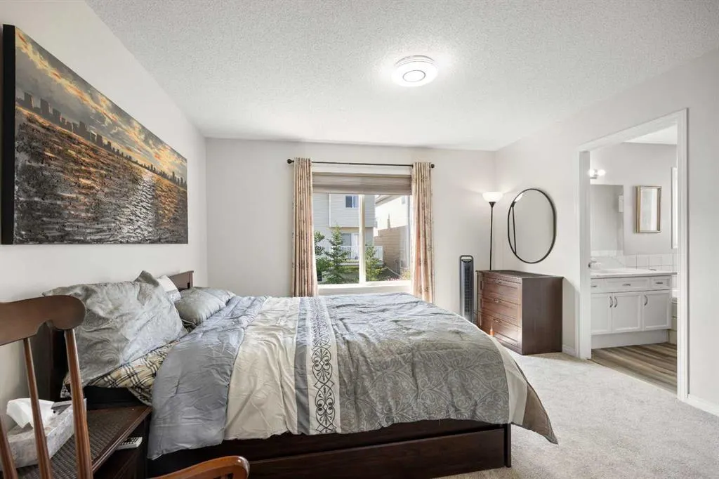266 Royal Elm Road NW