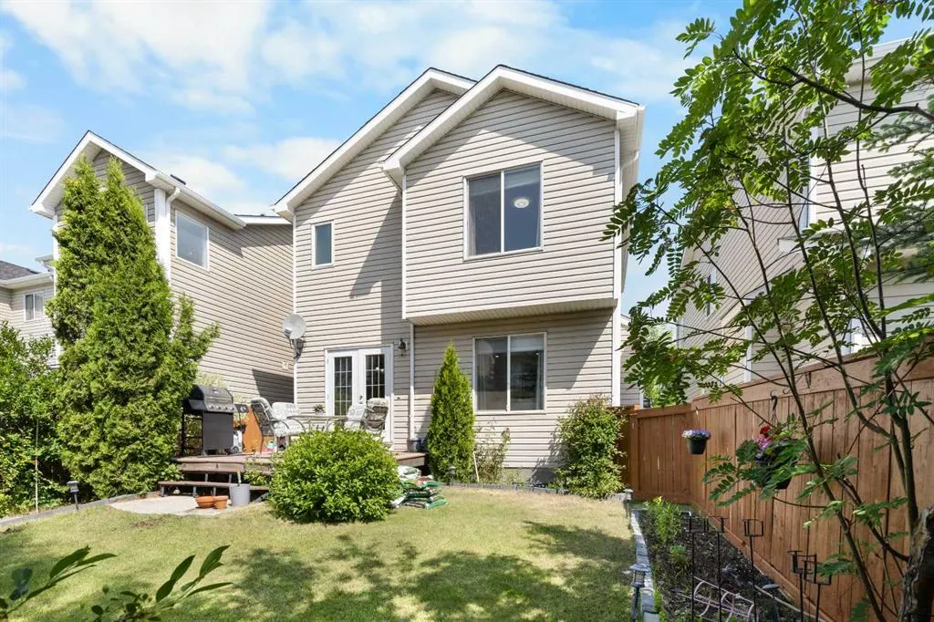 266 Royal Elm Road NW
