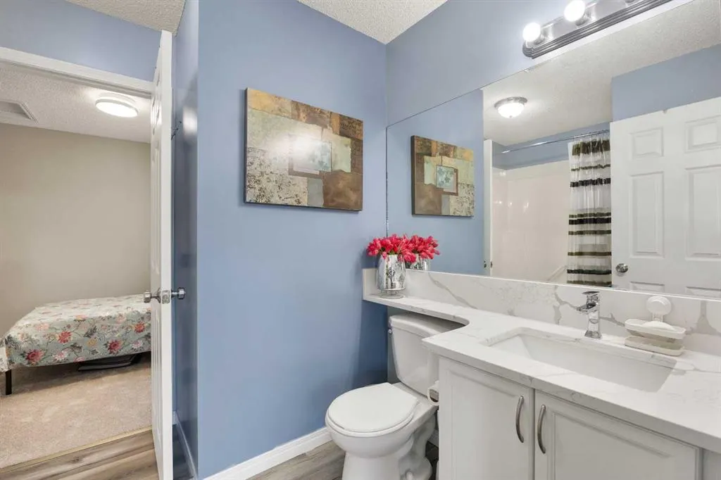 266 Royal Elm Road NW