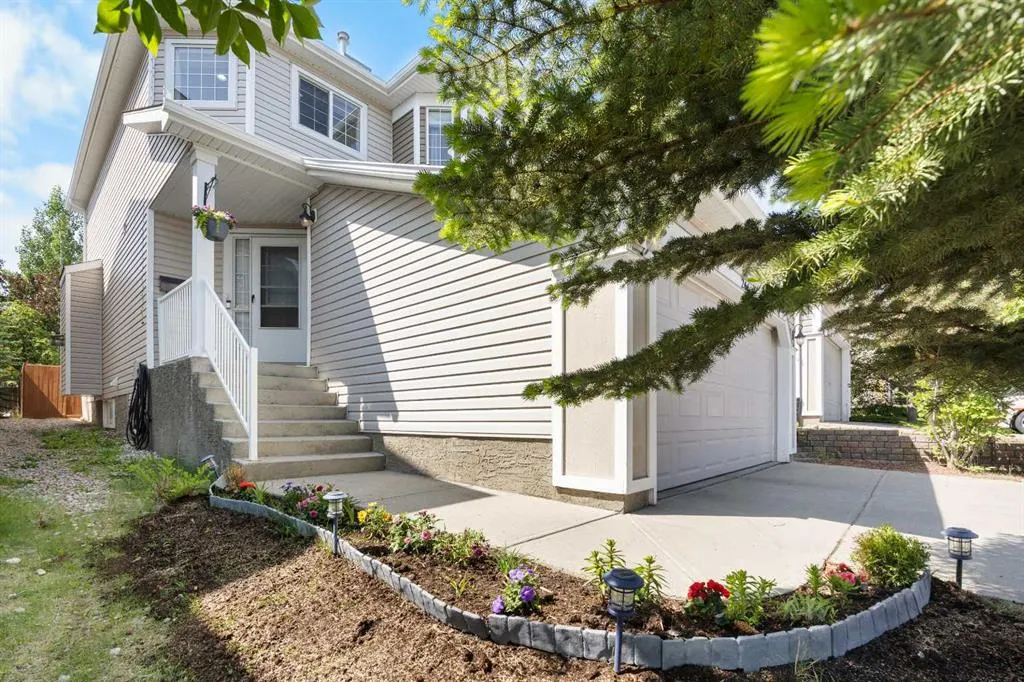 266 Royal Elm Road NW