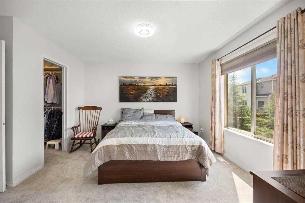 266 Royal Elm Road NW
