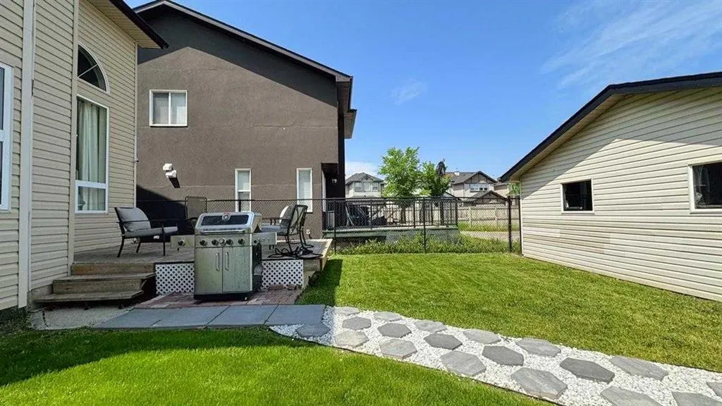 6 Saddlebrook Gardens NE