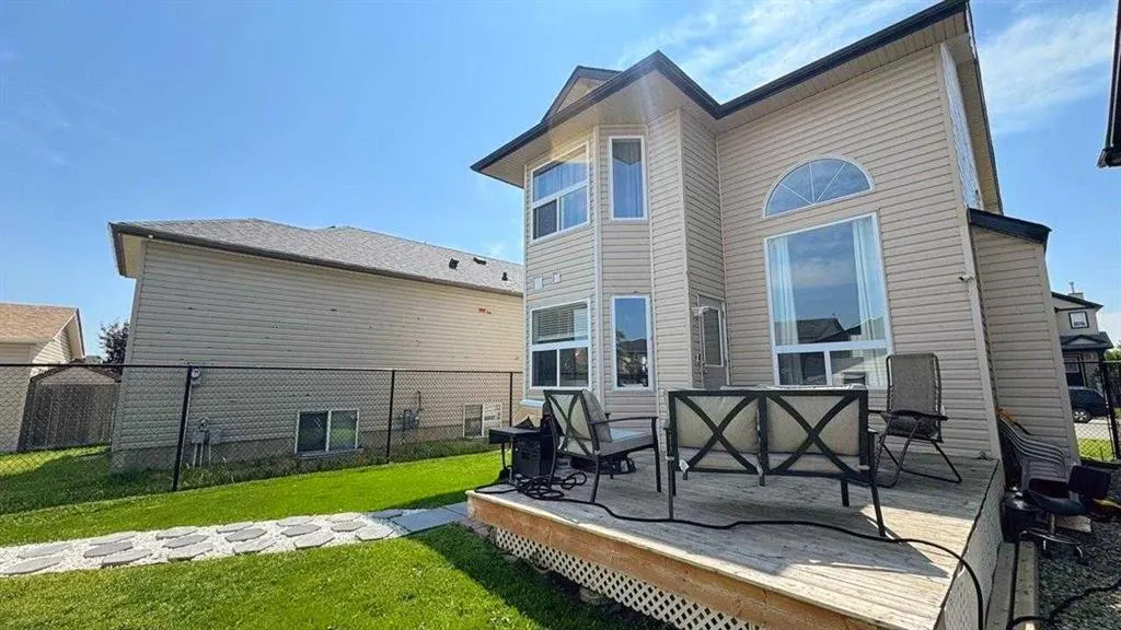 6 Saddlebrook Gardens NE