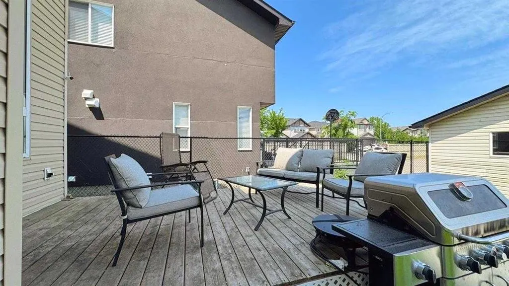 6 Saddlebrook Gardens NE