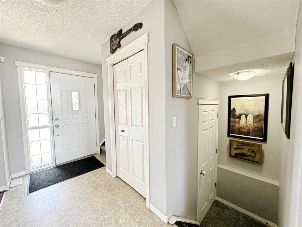 6 Saddlebrook Gardens NE