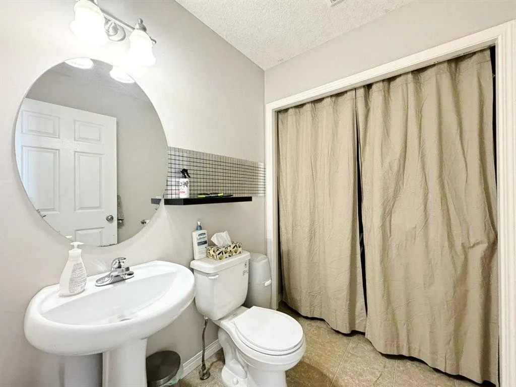 6 Saddlebrook Gardens NE
