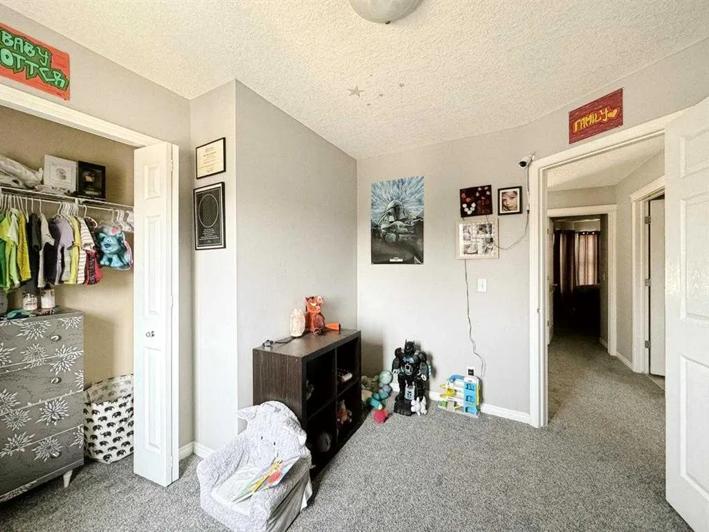 6 Saddlebrook Gardens NE