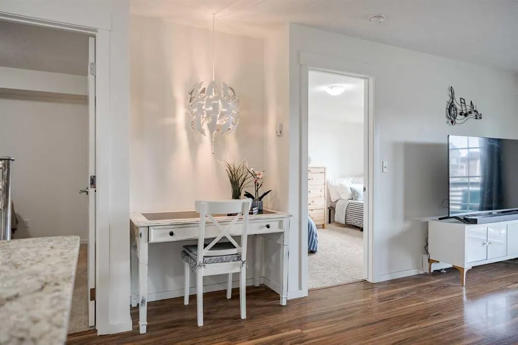 99 Copperstone Park SE, #1202