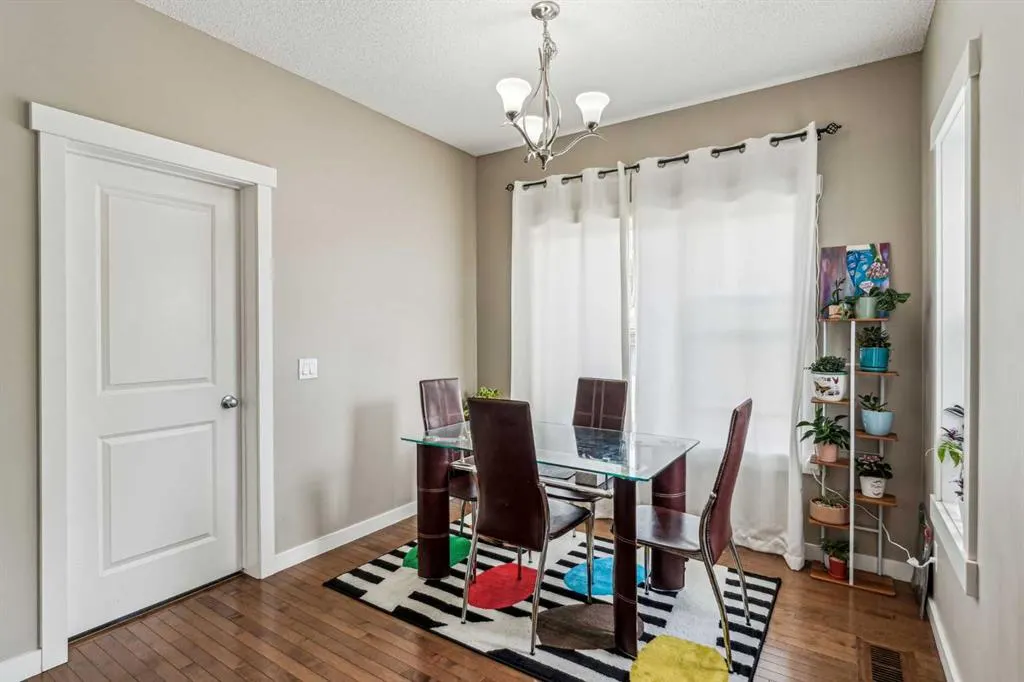 109 Elgin Meadows Manor SE