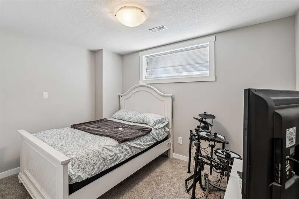 109 Elgin Meadows Manor SE