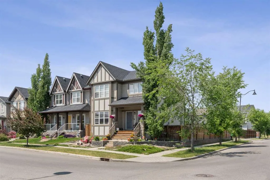109 Elgin Meadows Manor SE