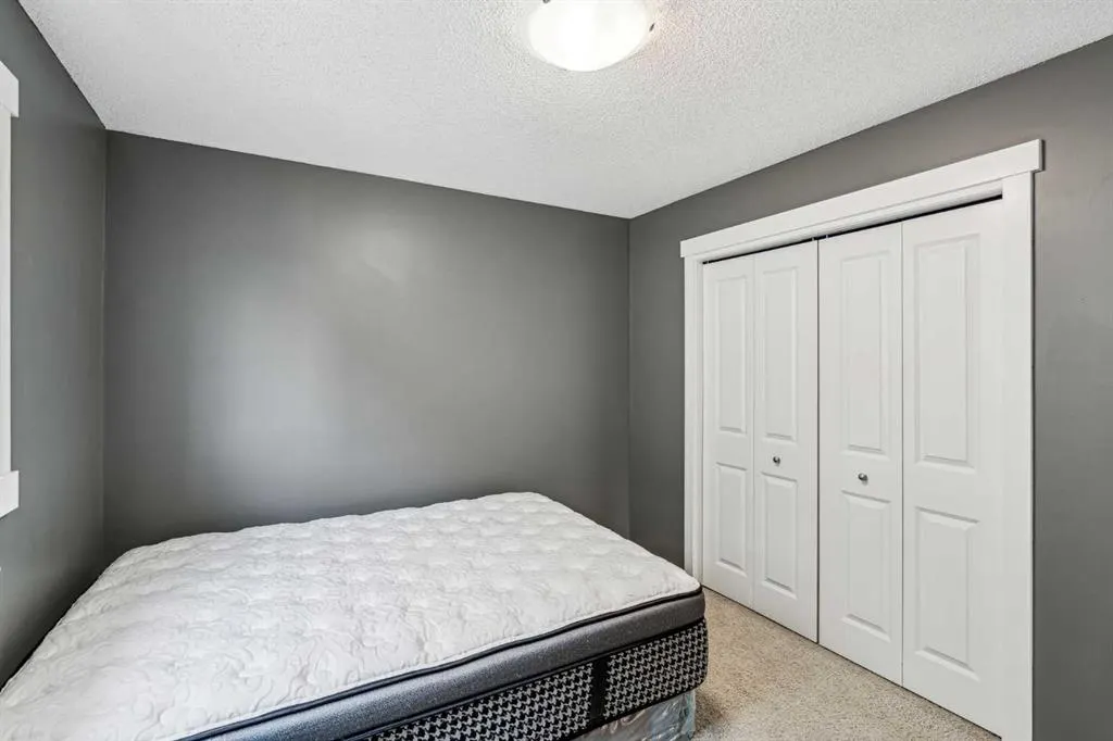109 Elgin Meadows Manor SE