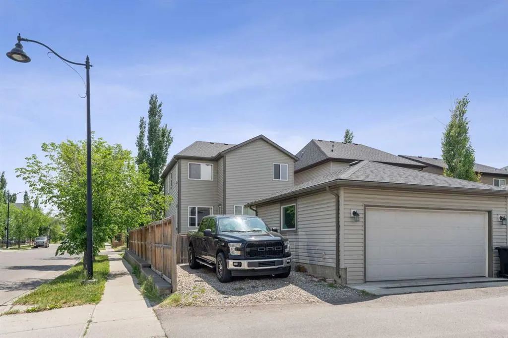 109 Elgin Meadows Manor SE