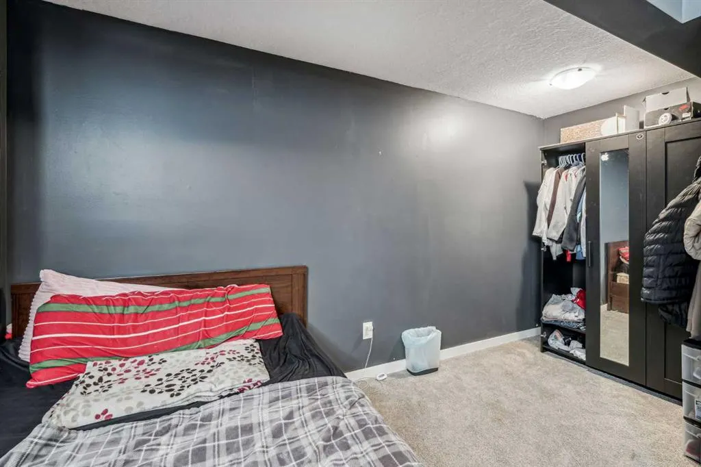 109 Elgin Meadows Manor SE