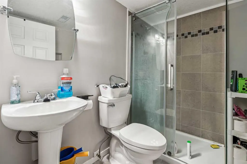 109 Elgin Meadows Manor SE