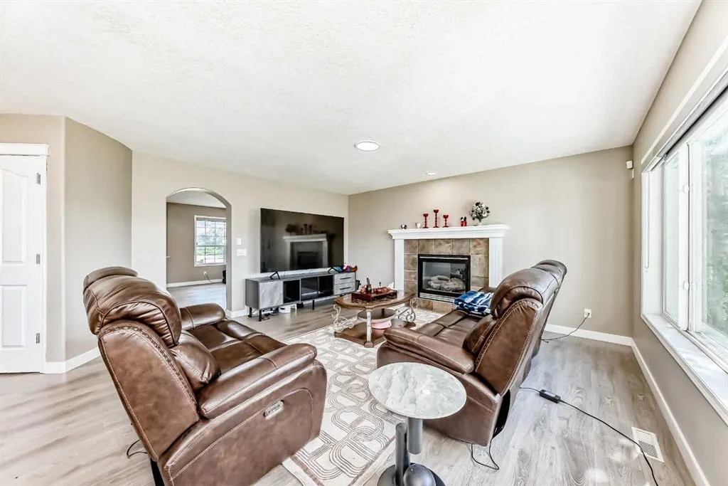 55 Edgeridge Circle NW
