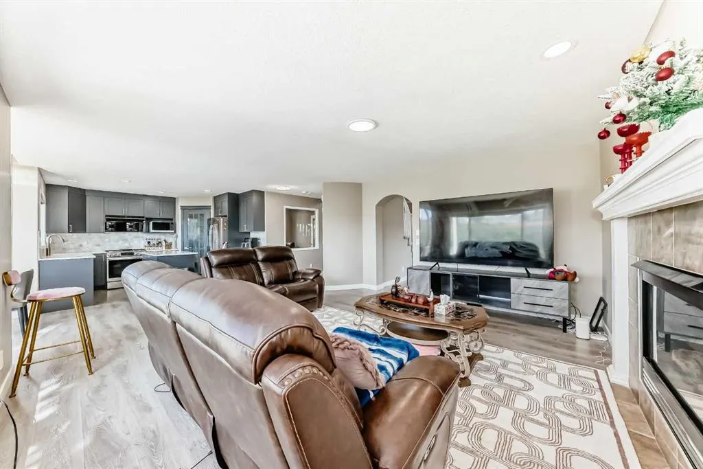 55 Edgeridge Circle NW