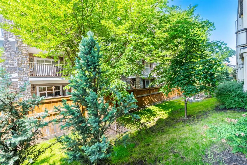 20 Mahogany Mews SE, #108