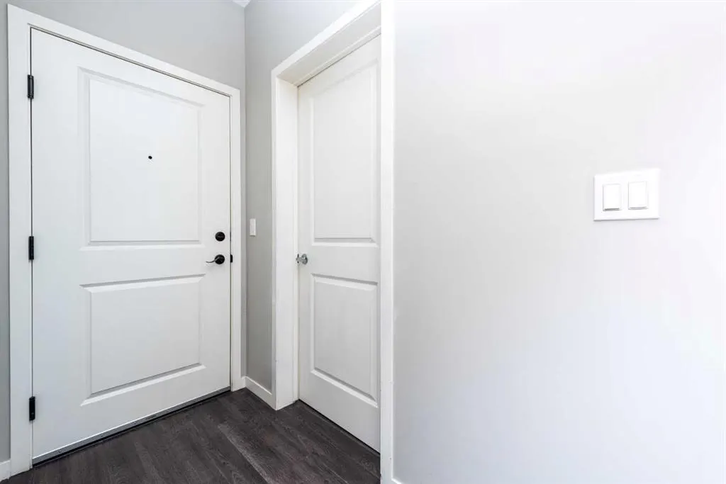 20 Mahogany Mews SE, #108