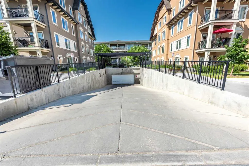 20 Mahogany Mews SE, #108