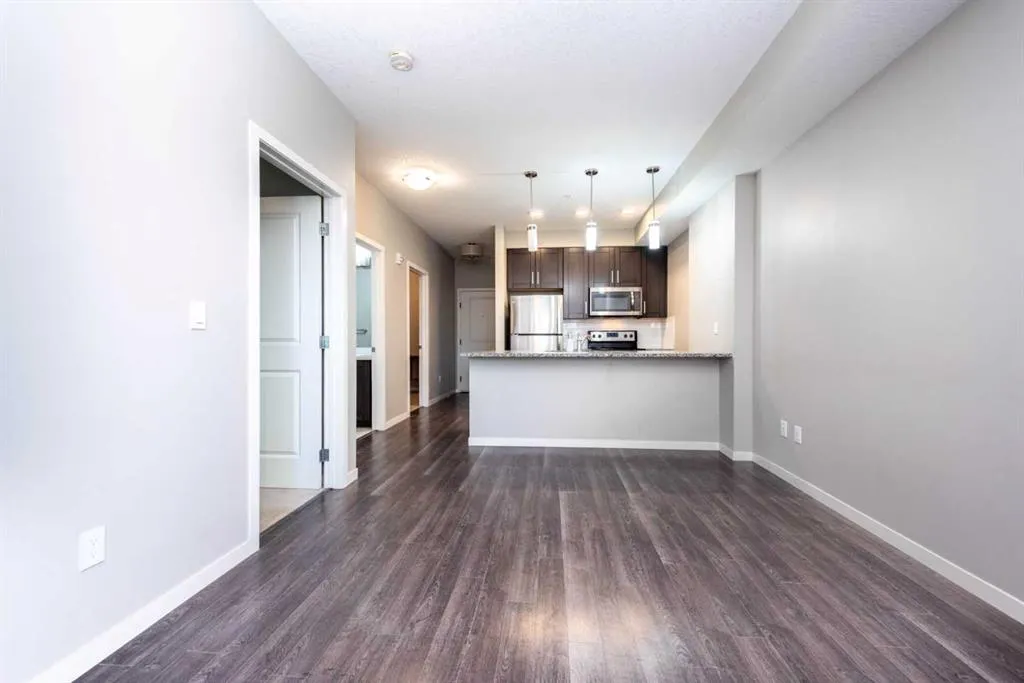 20 Mahogany Mews SE, #108