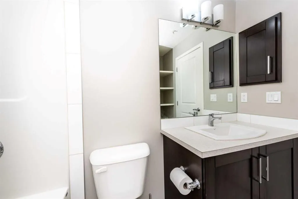 20 Mahogany Mews SE, #108