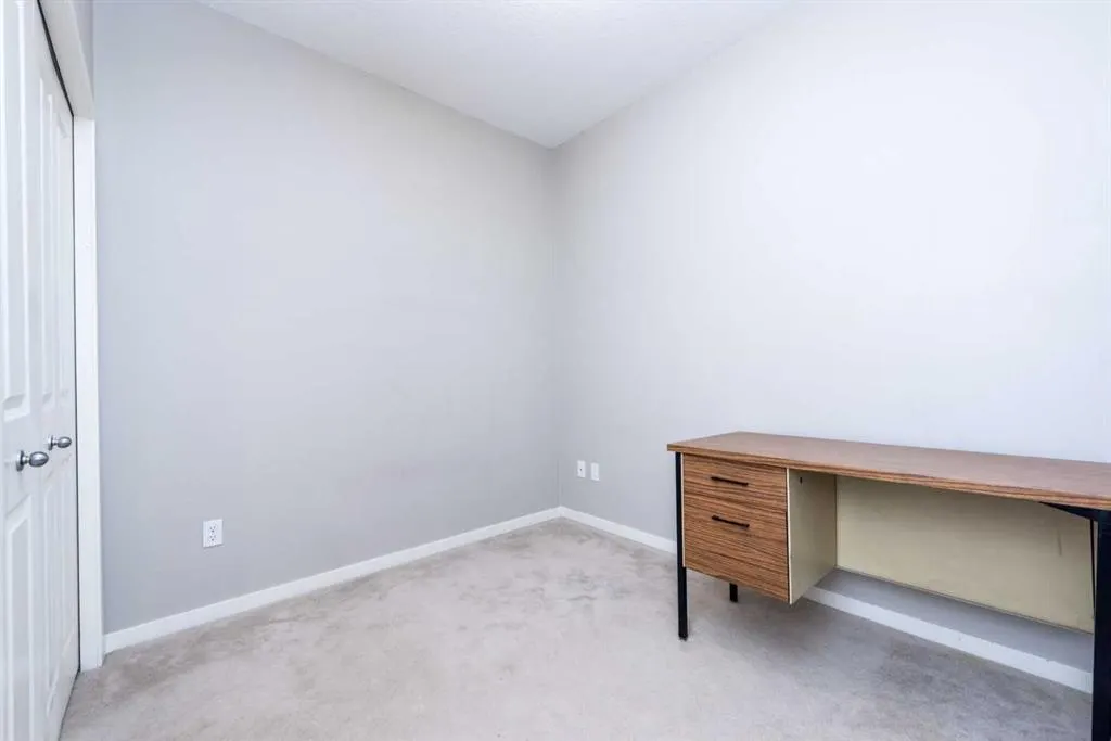 20 Mahogany Mews SE, #108