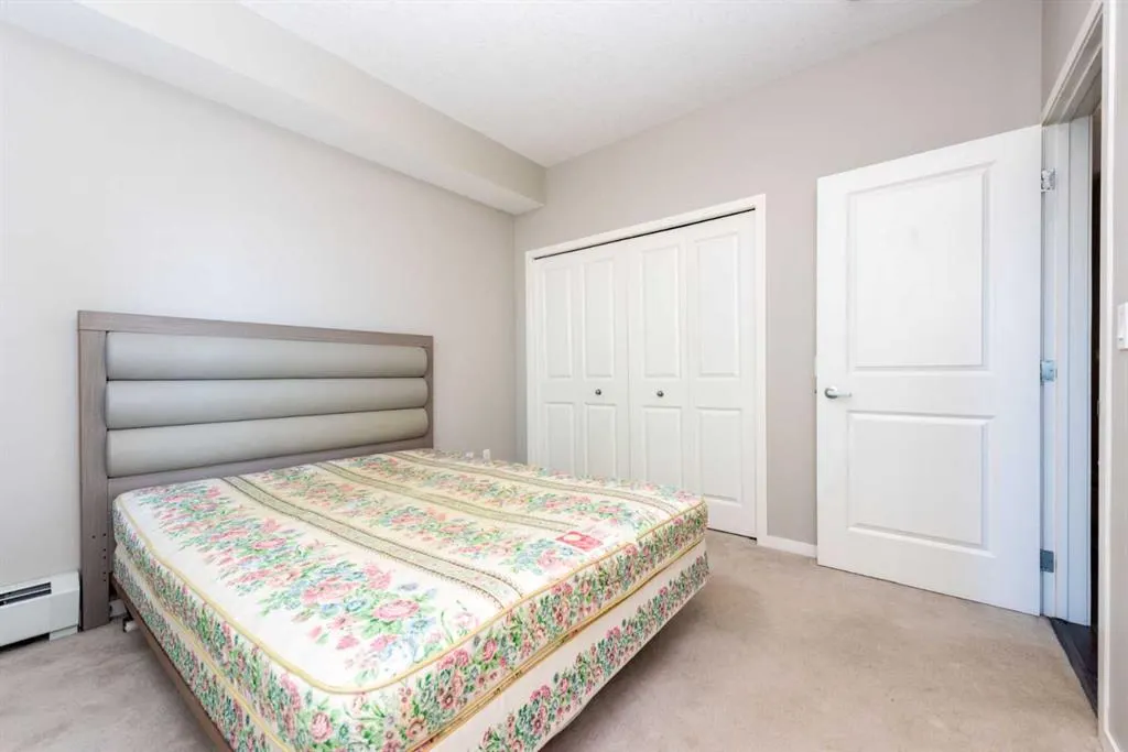 20 Mahogany Mews SE, #108