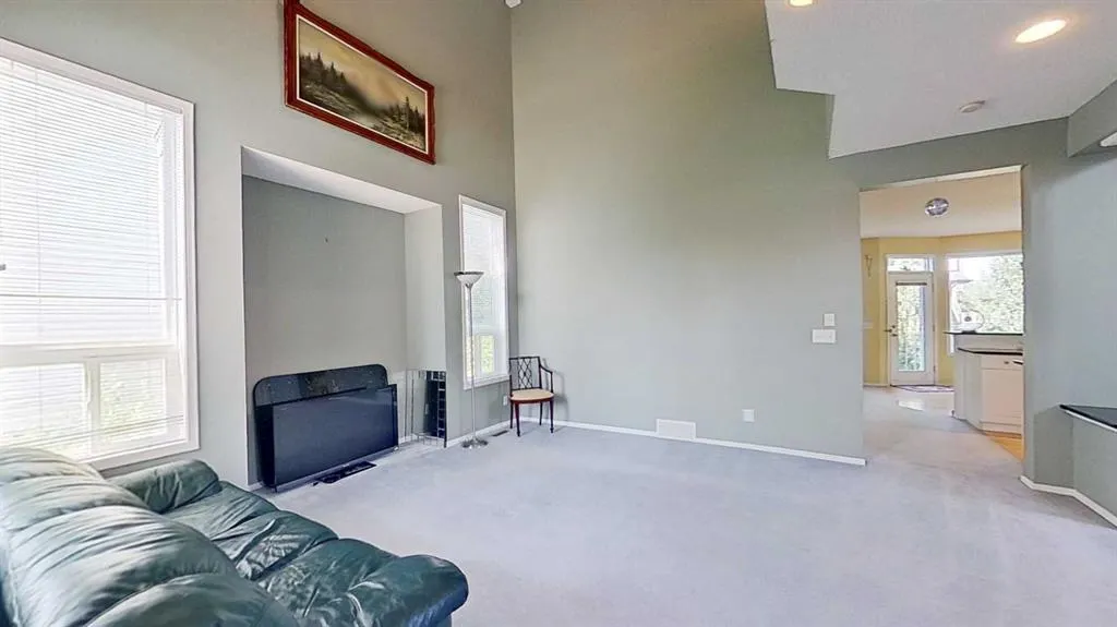375 Douglas Glen Gardens SE