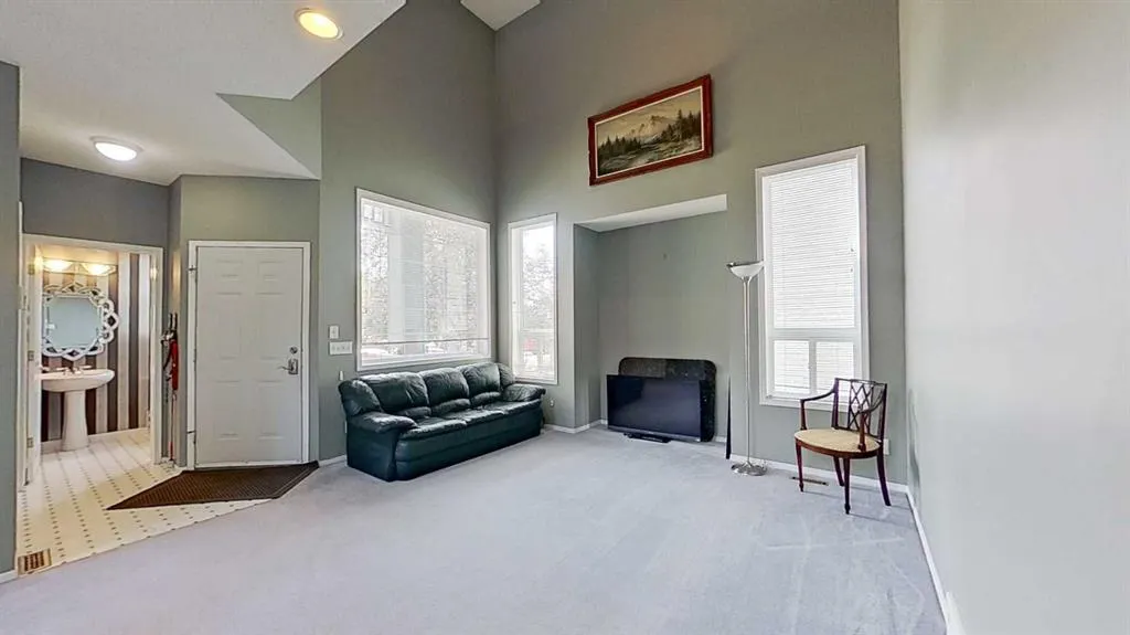 375 Douglas Glen Gardens SE