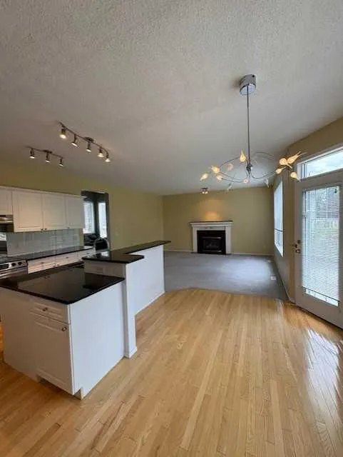 375 Douglas Glen Gardens SE