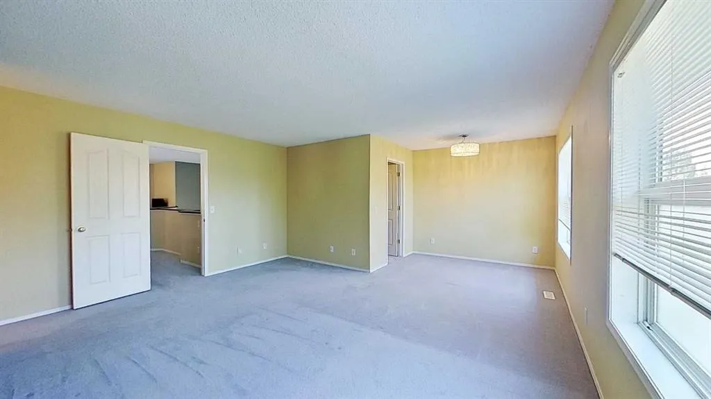 375 Douglas Glen Gardens SE