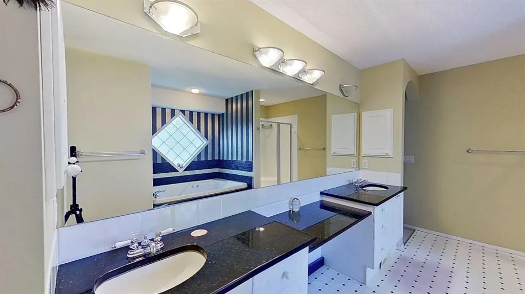 375 Douglas Glen Gardens SE