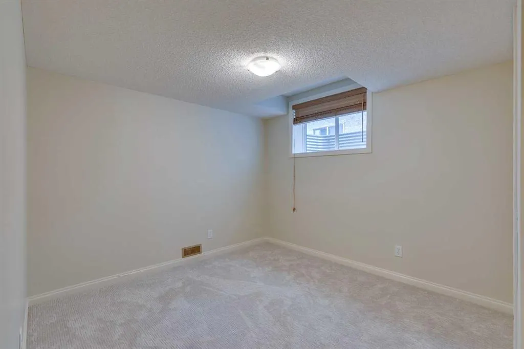 75 Cranridge Heights SE