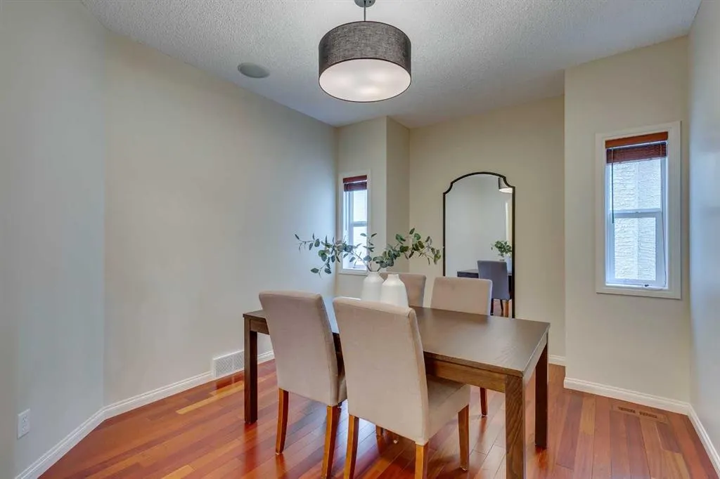 75 Cranridge Heights SE