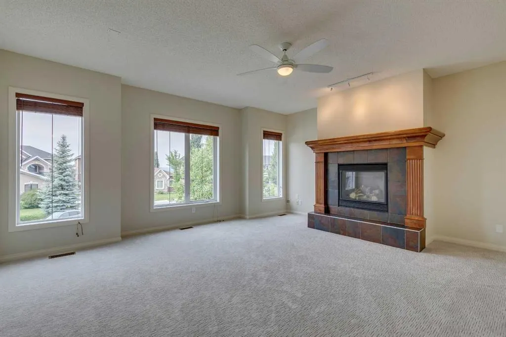 75 Cranridge Heights SE