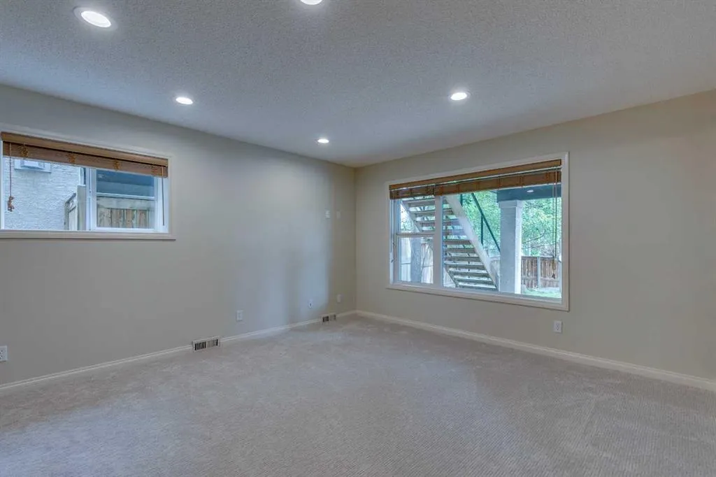 75 Cranridge Heights SE