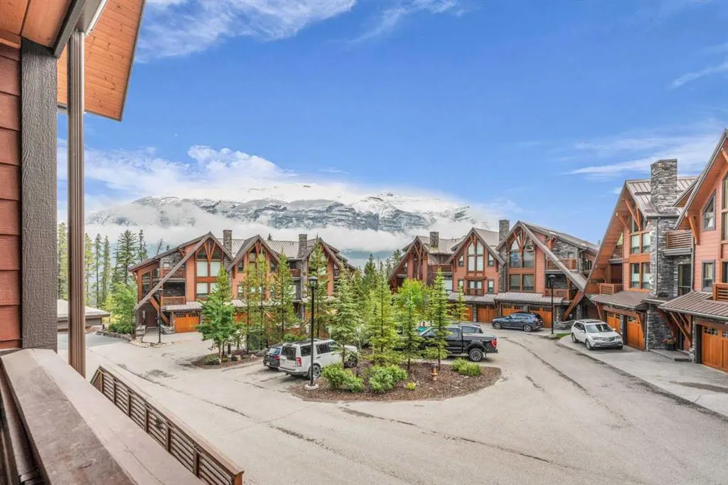 2100B STEWART CREEK Drive, #201