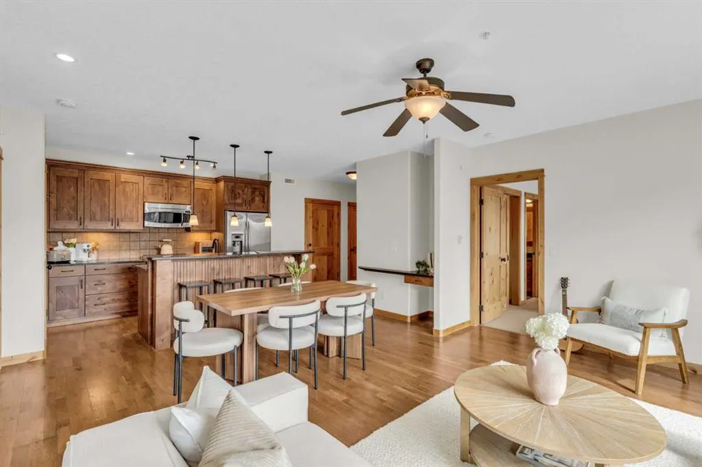 2100B STEWART CREEK Drive, #201