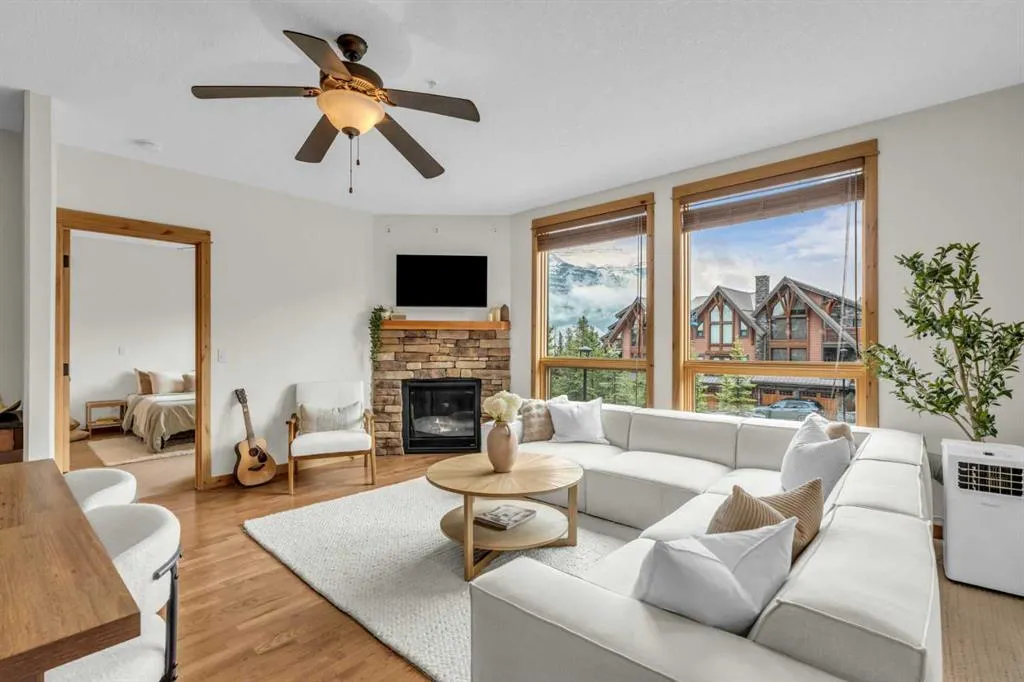 2100B STEWART CREEK Drive, #201