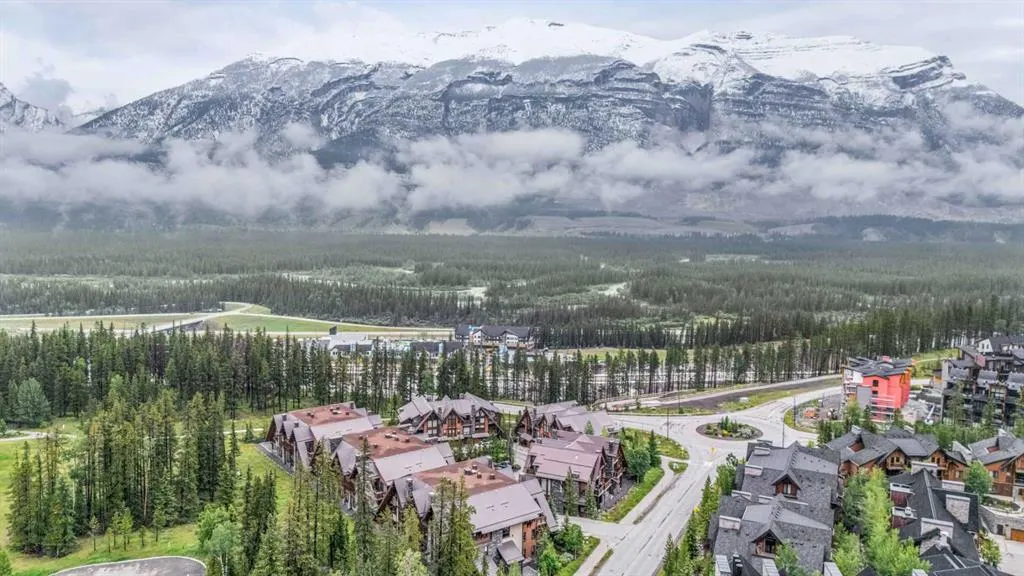 2100B STEWART CREEK Drive, #201