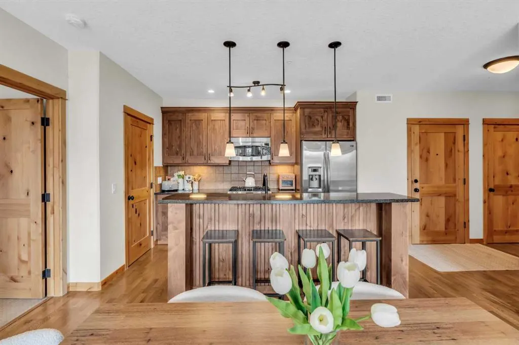 2100B STEWART CREEK Drive, #201