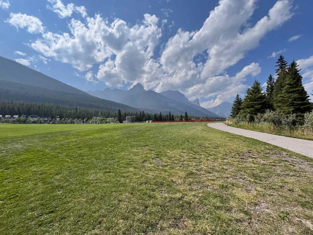 2100B STEWART CREEK Drive, #201