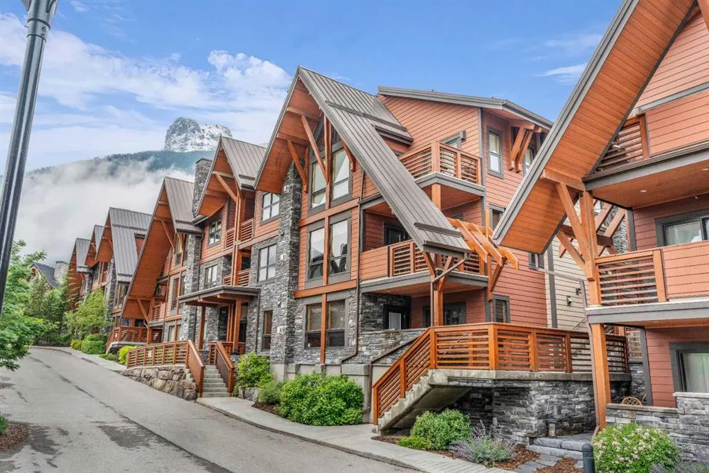2100B STEWART CREEK Drive, #201