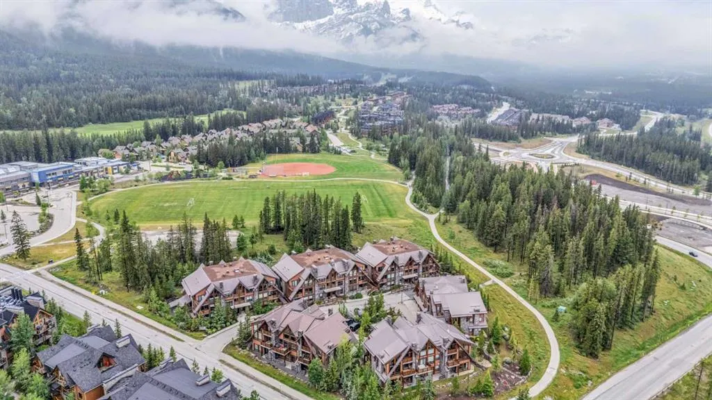 2100B STEWART CREEK Drive, #201