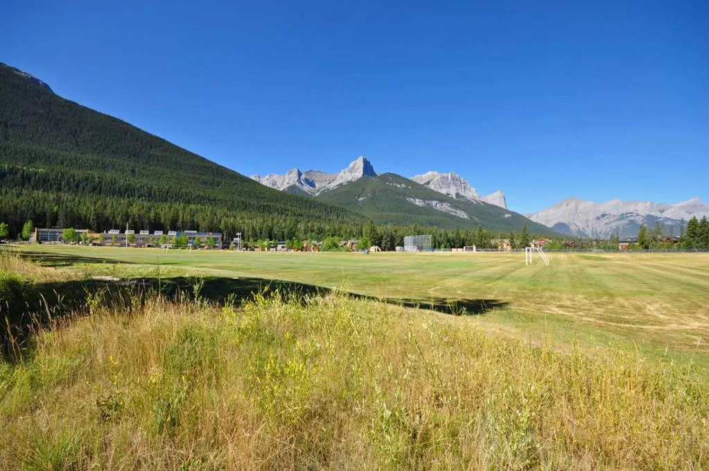 2100B STEWART CREEK Drive, #201