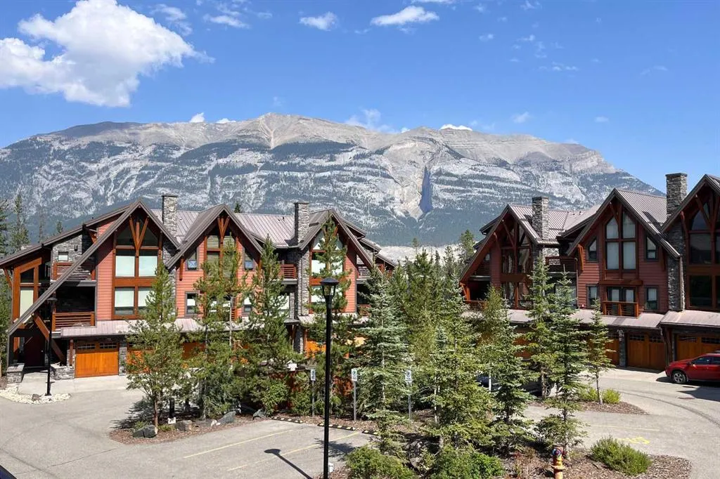 2100B STEWART CREEK Drive, #201