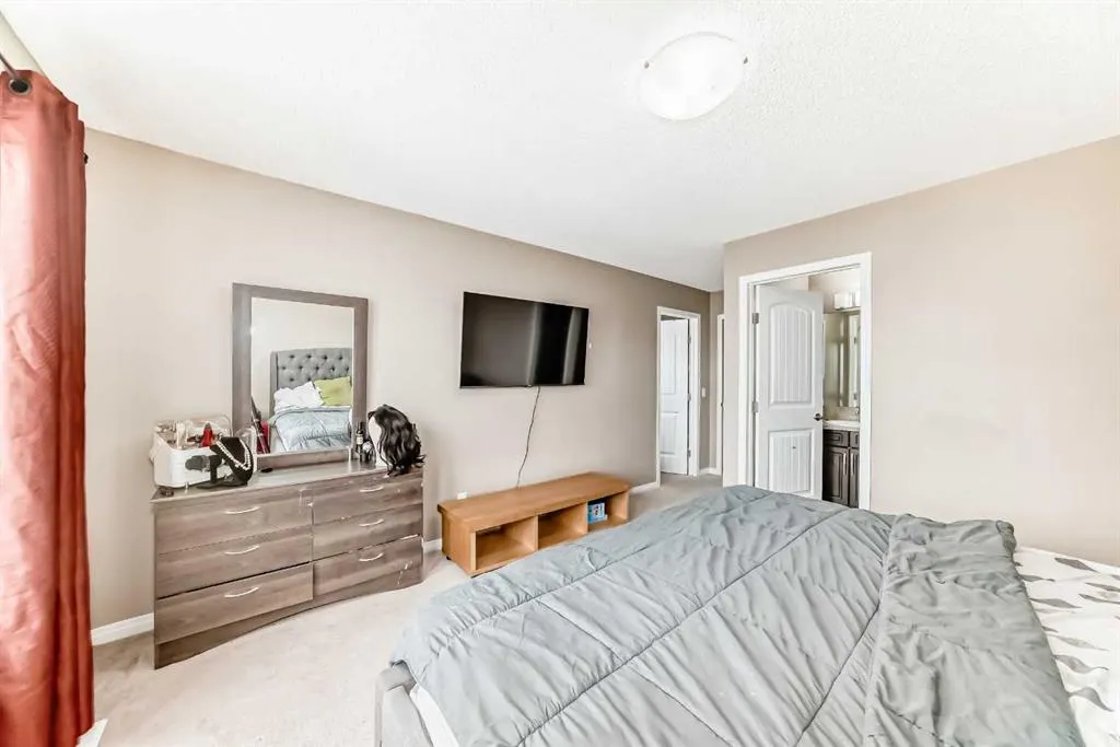 62 Evansridge Crescent NW