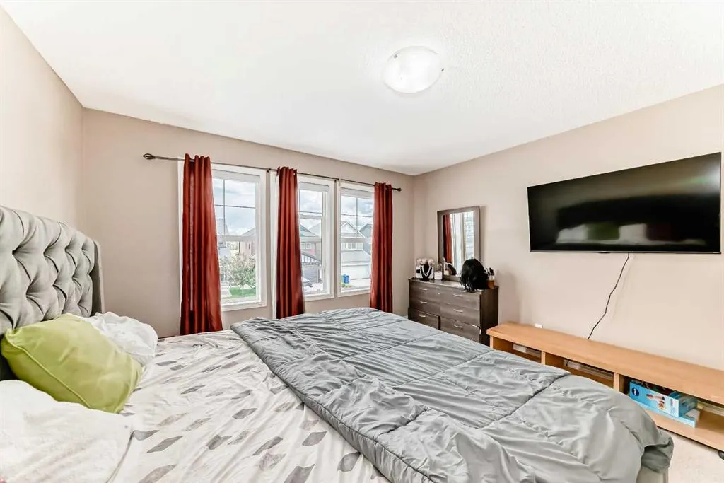 62 Evansridge Crescent NW